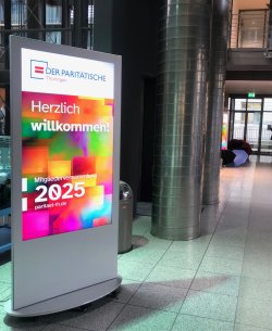 Eine Leuchttafel mit der Aufschrift 