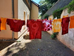 Textilgestaltung mit Batik im Brehm-Schullandheim